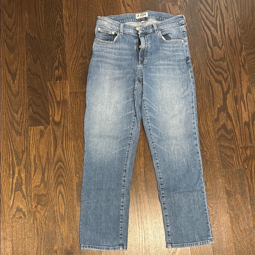 Women's Straight Leg Jeans in Blue